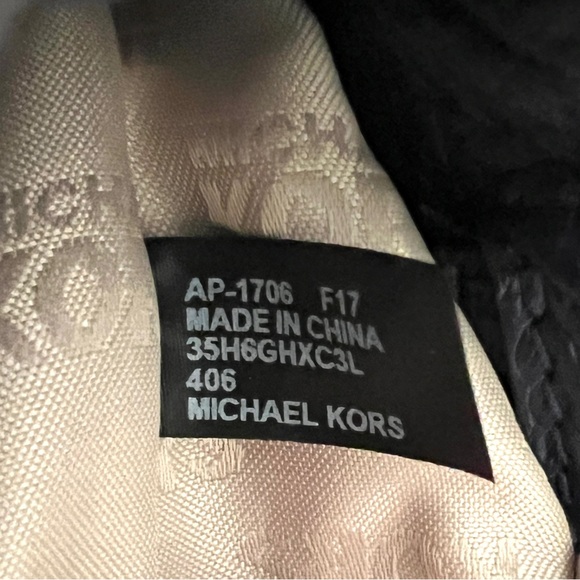 MICHAEL KORS Hamilton Traveler Crossbody Bag Navy Blue - Picture 16 of 16